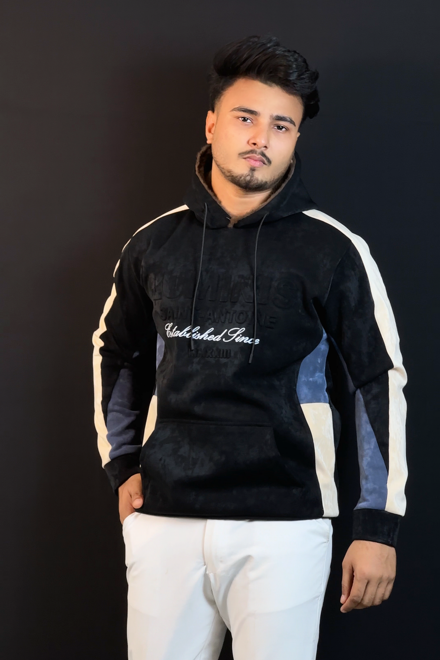 কালো কালার চায়না হুডি-LUMIN