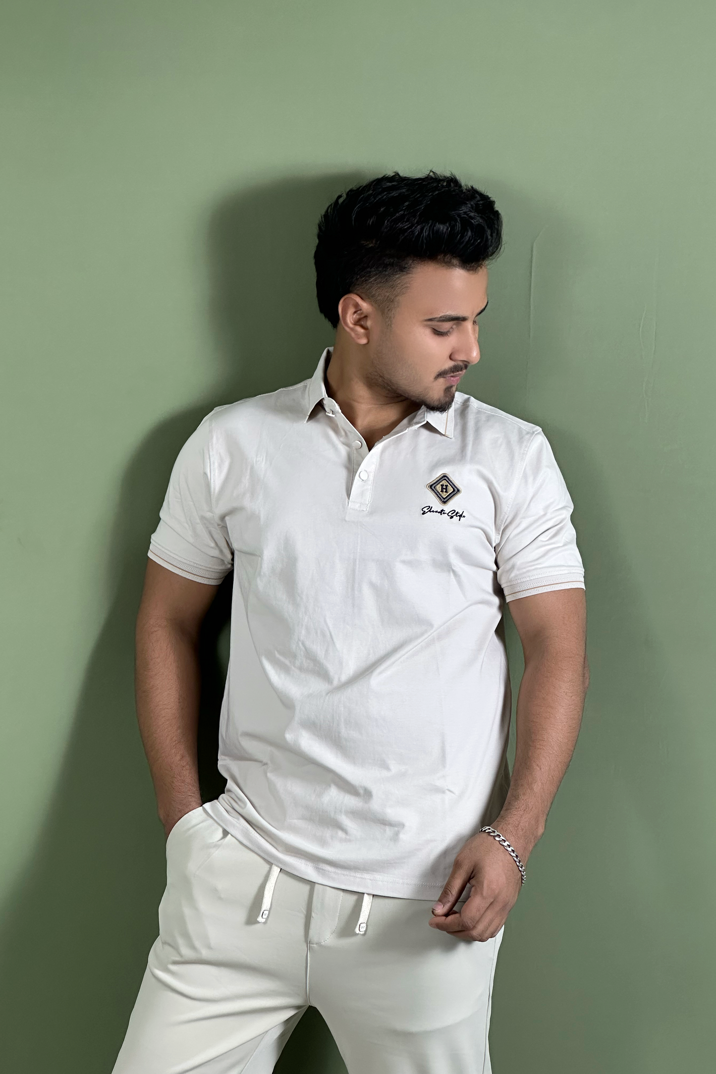 অফ হোয়াইট কালার পোলো টি-শার্ট-H