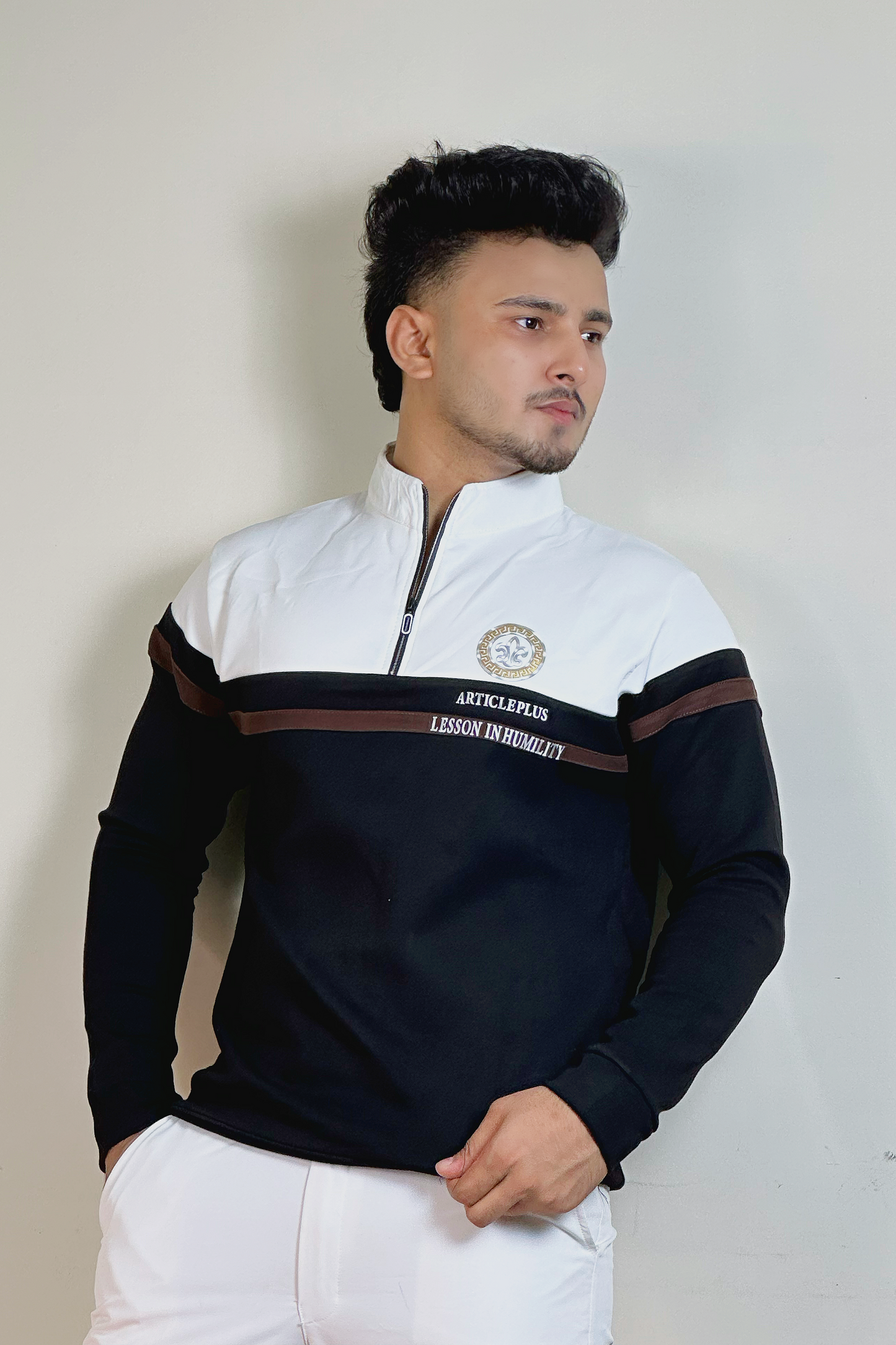 কালো কালার সোয়েটশার্ট-AP