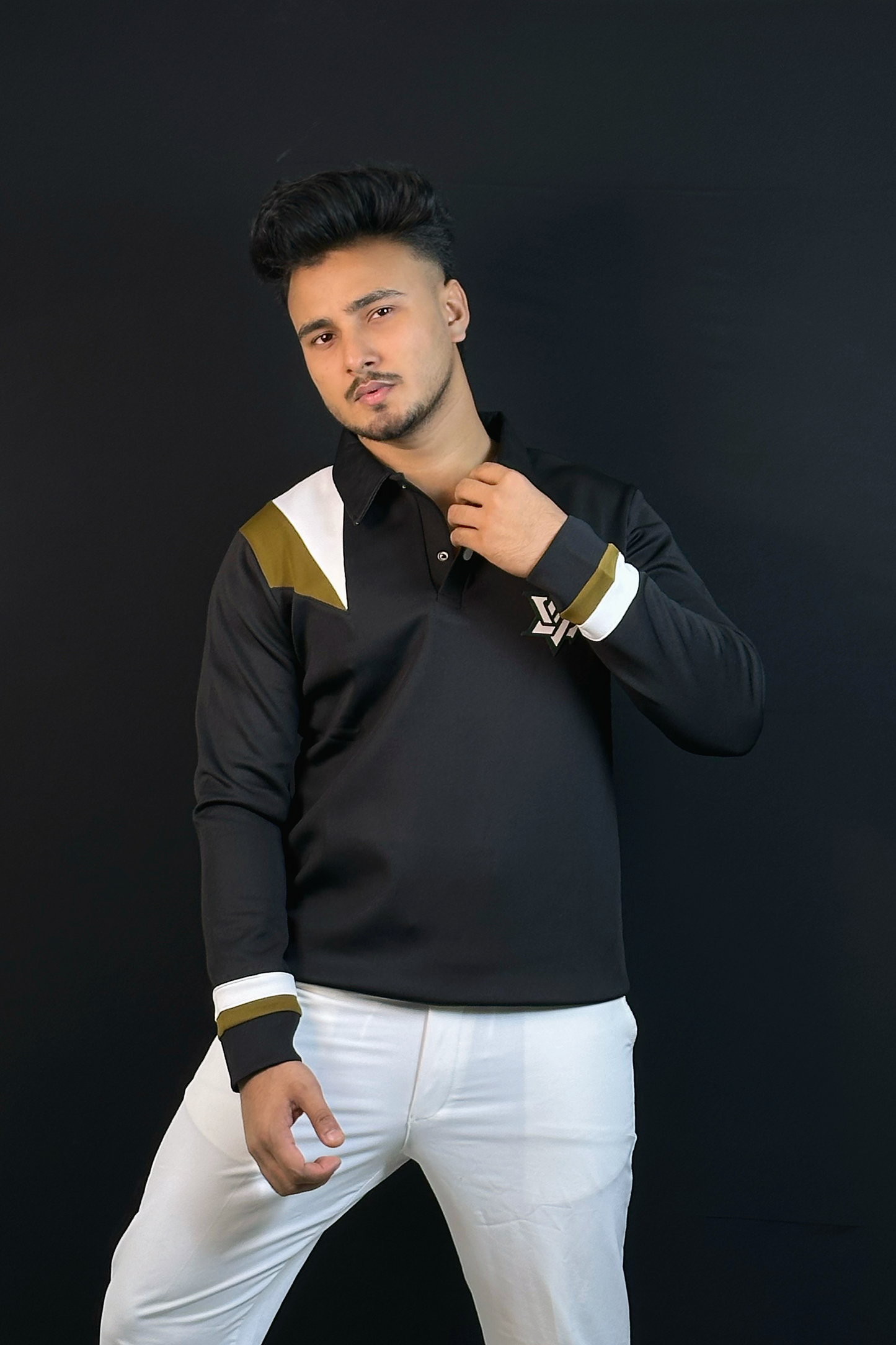 ব্ল্যাক কালার সোয়েটশার্ট-CLV