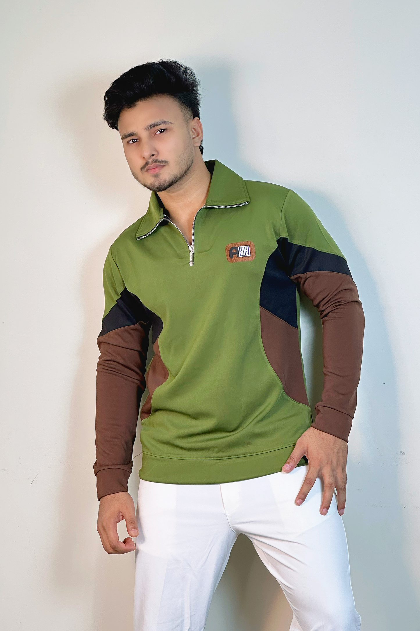 অলিভ কালার সোয়েটশার্ট-CONTRAST