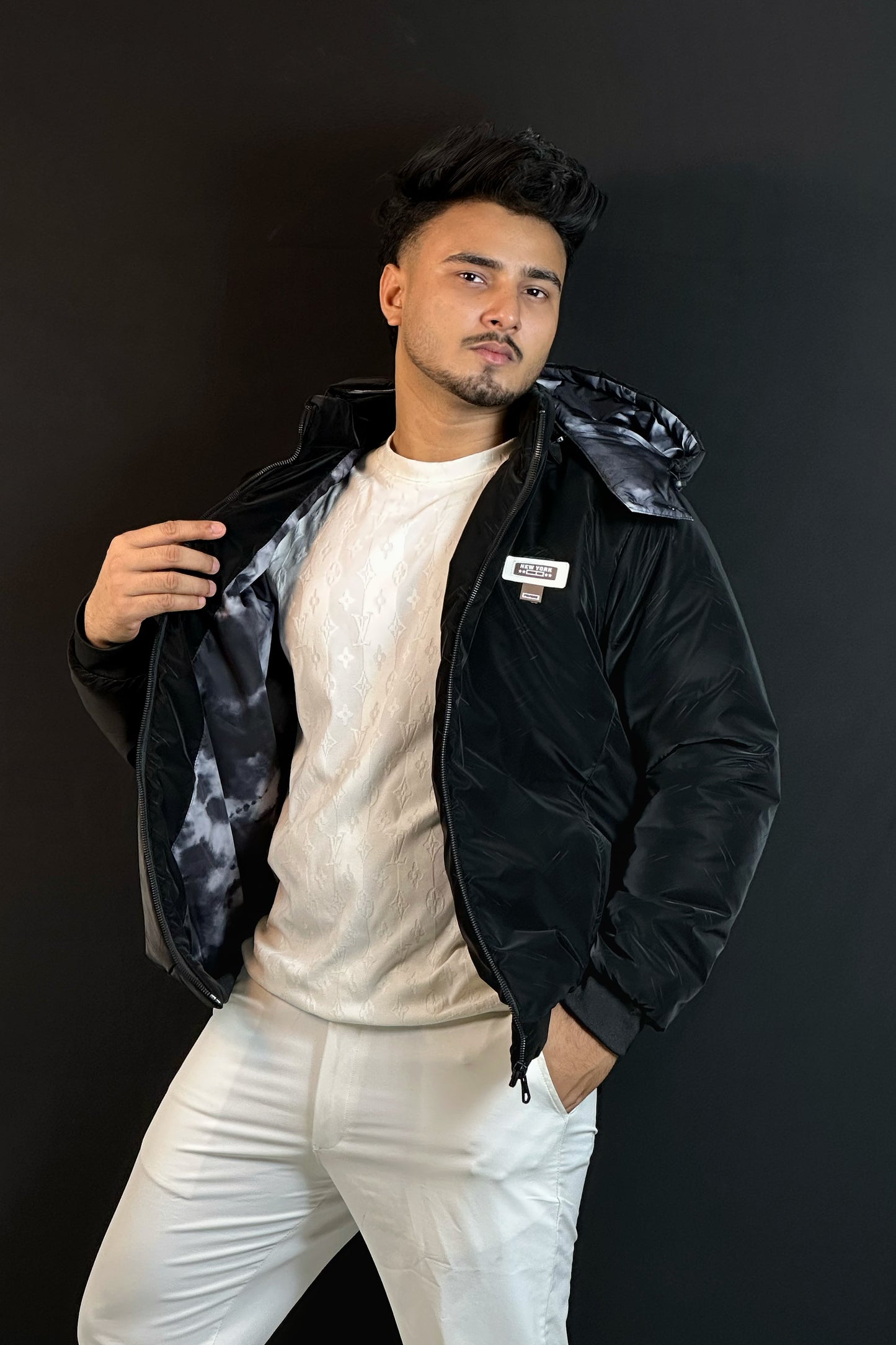 কালো কালার চায়না জ্যাকেট-BOMBER