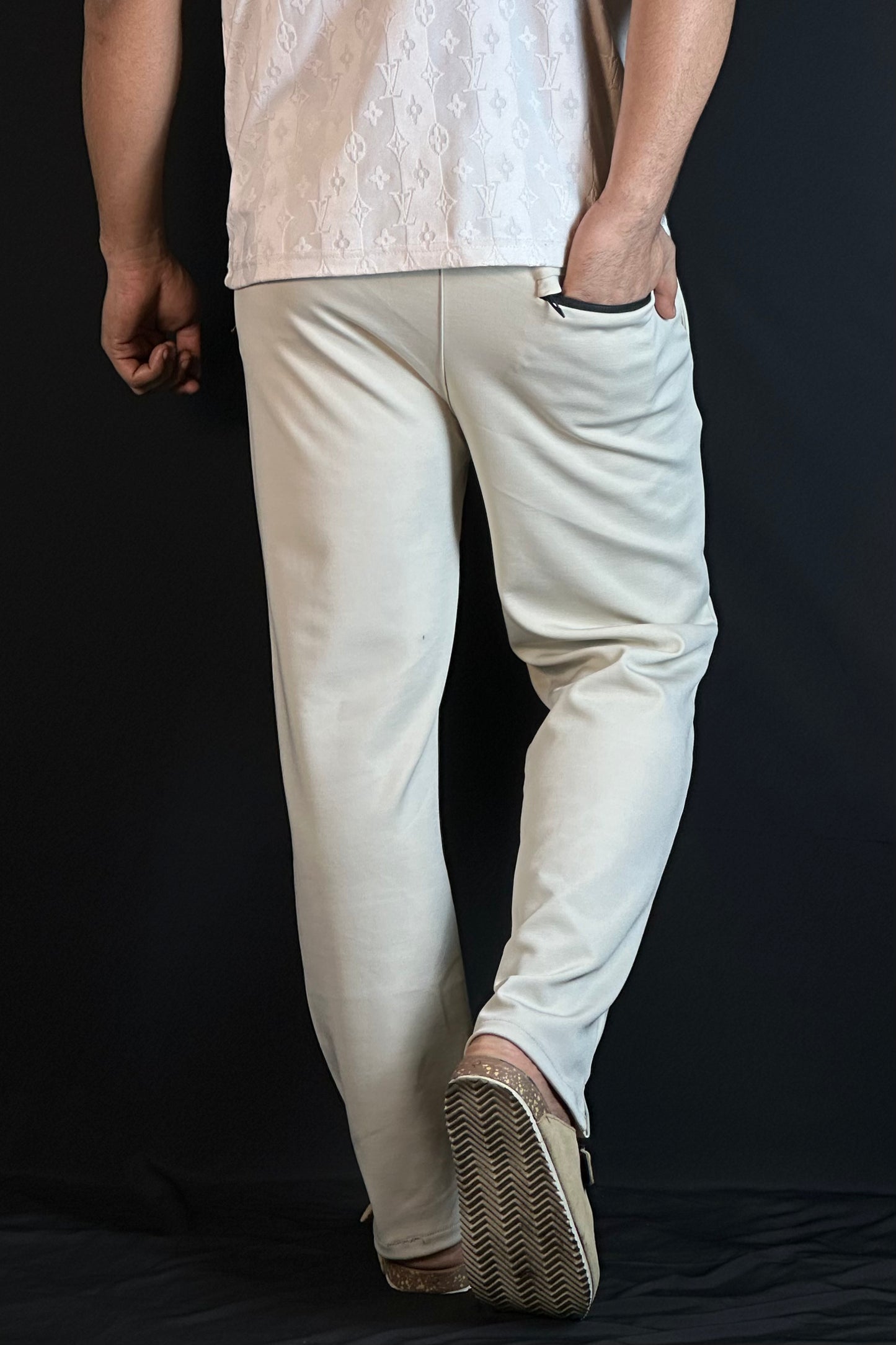 অফহোয়াইট কালার চায়না জগার্স-Lowcut