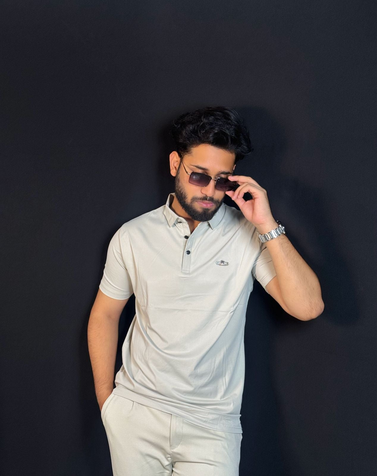 অফহোয়াইট কালার পোলো টি-শার্ট-Varsa