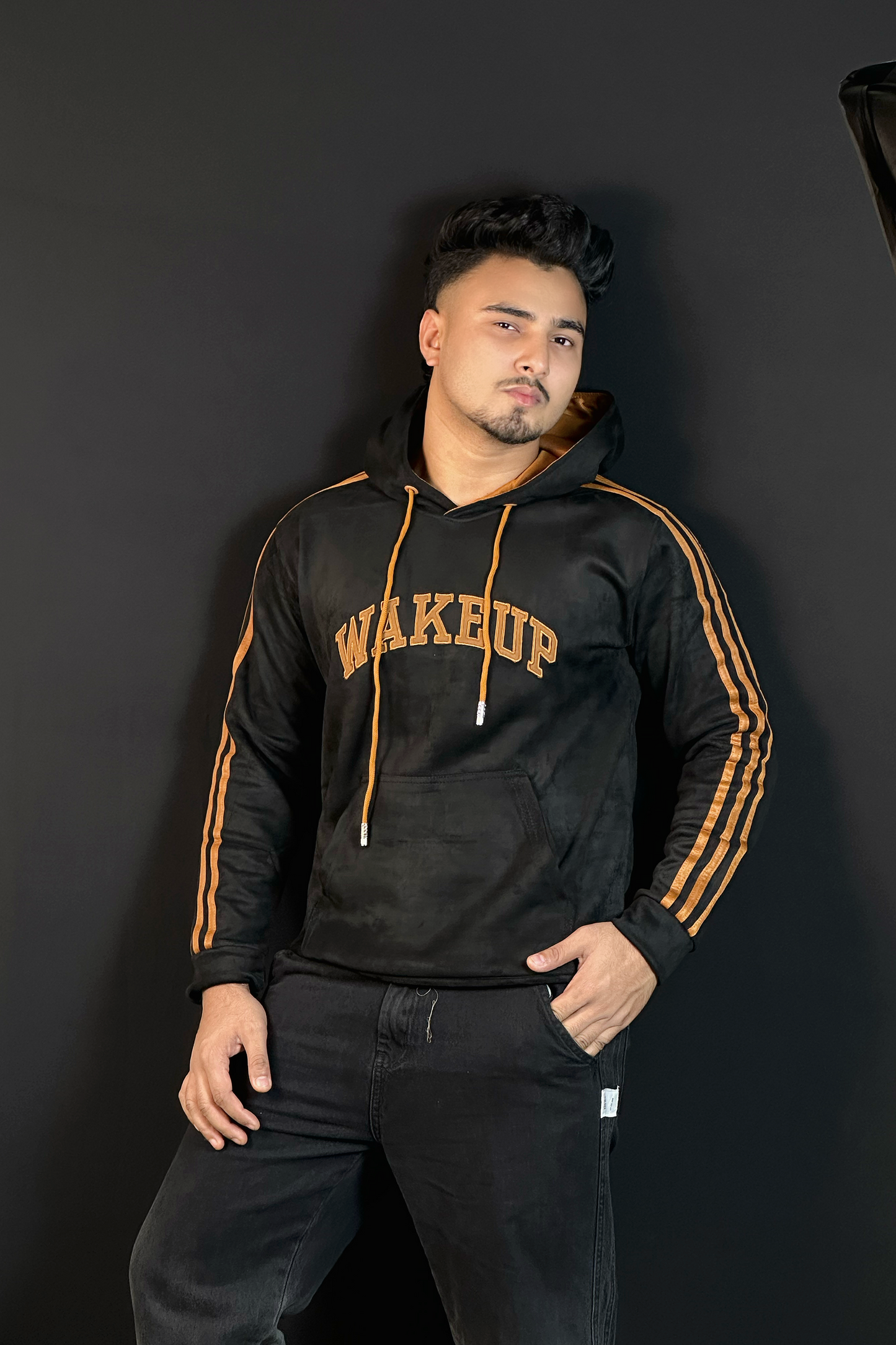 কালো কালার চায়না ভেলভেট হুডি-WAKEUP