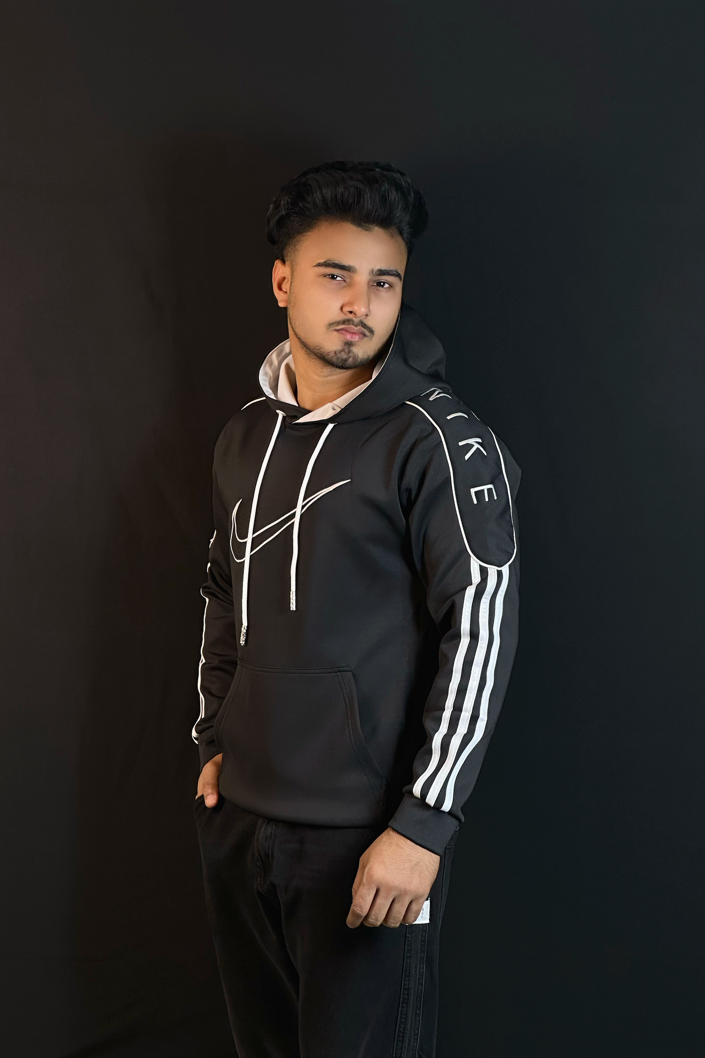 ব্ল্যাক কালার চায়না হুডি-NIKE