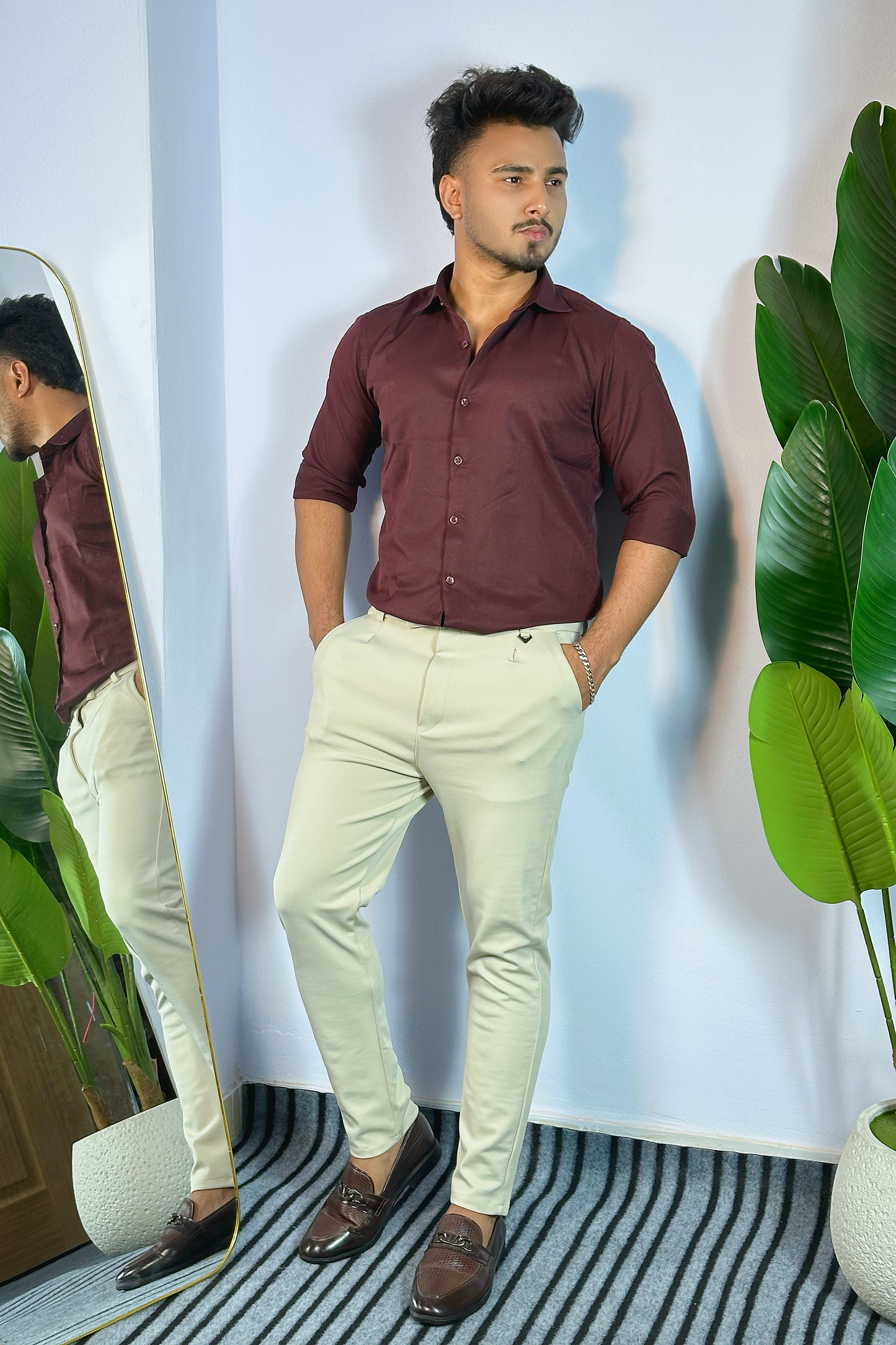ওয়াইন শার্ট। অফহোয়াট প্যান্ট কম্বো