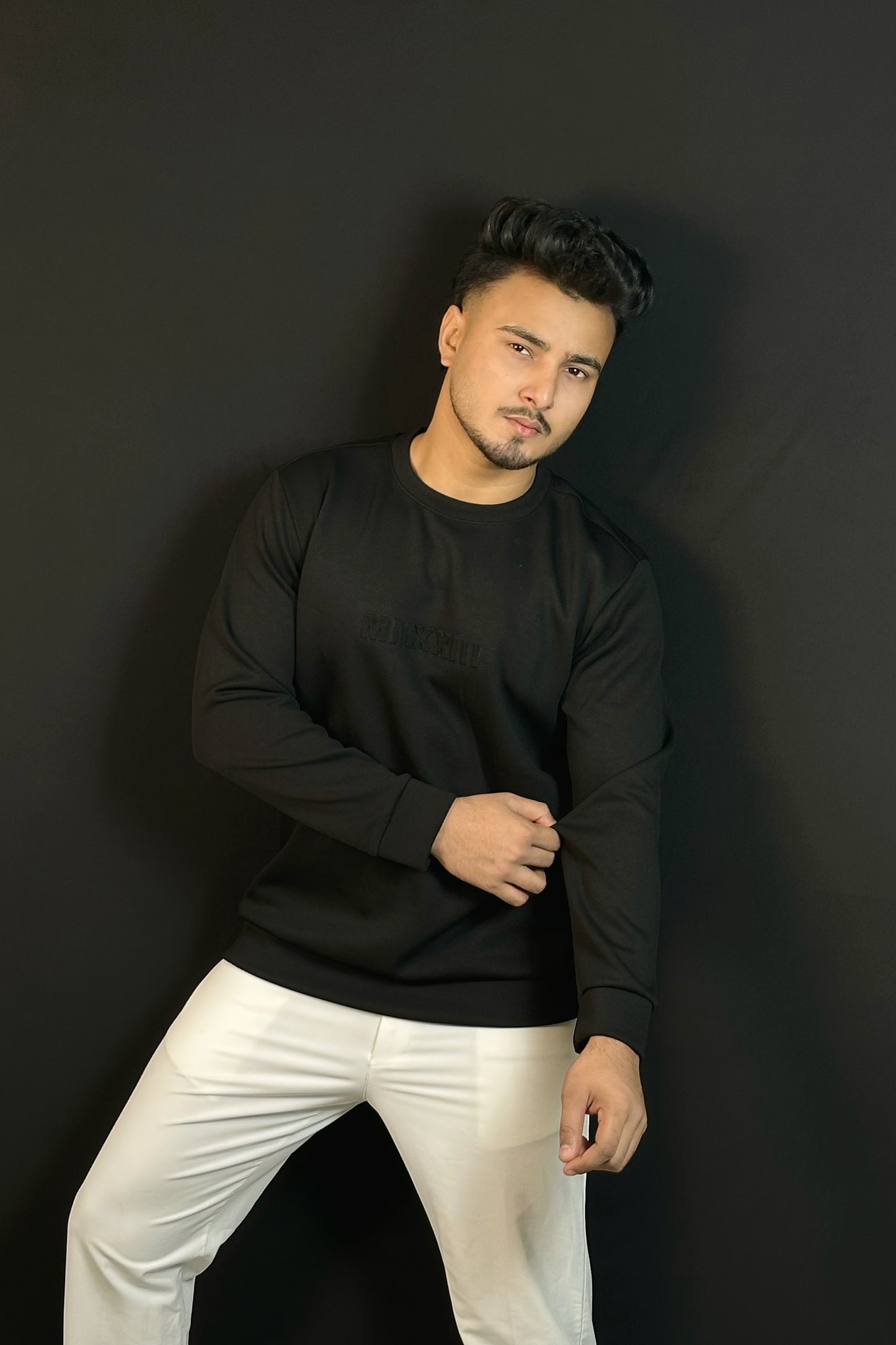 কালো কালার সোয়েটশার্ট-MMX