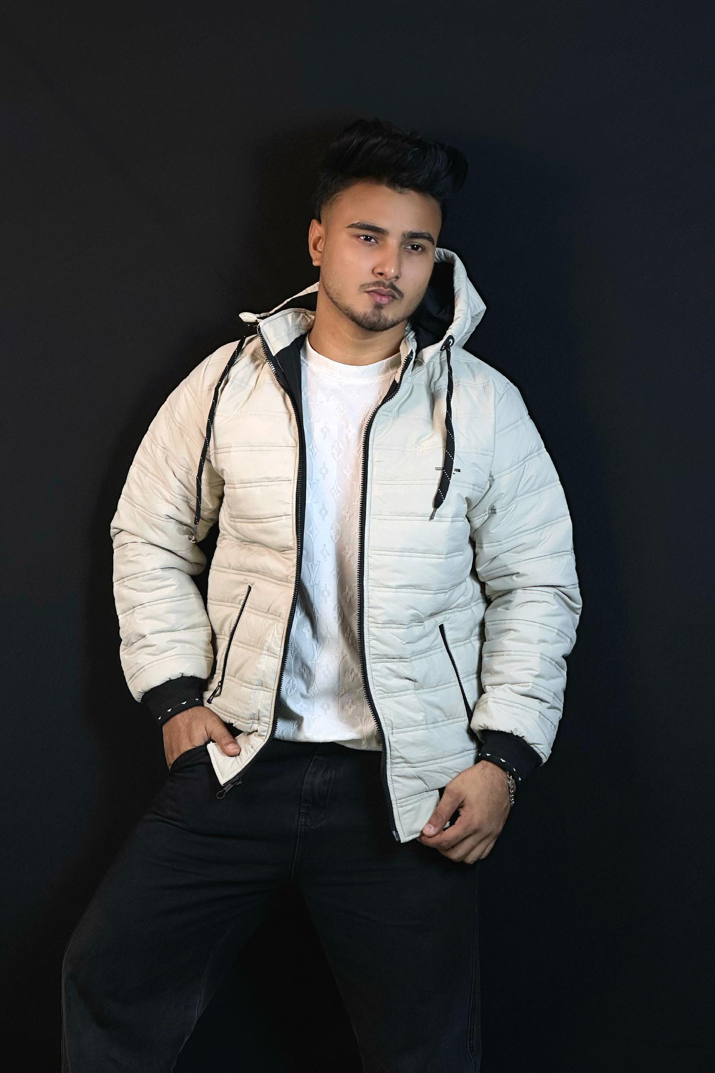 অফ-হোয়াইট কালার চায়না জ্যাকেট-BOMBER