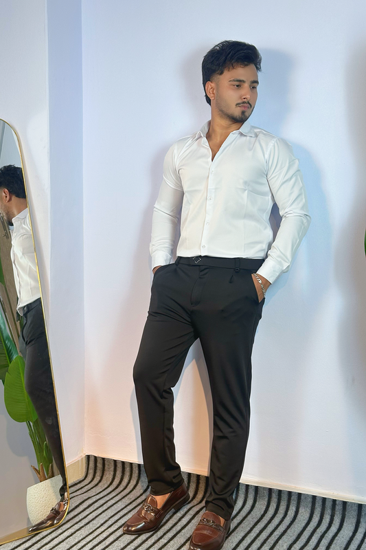 সাদা শার্ট। কালো প্যান্ট কম্বো