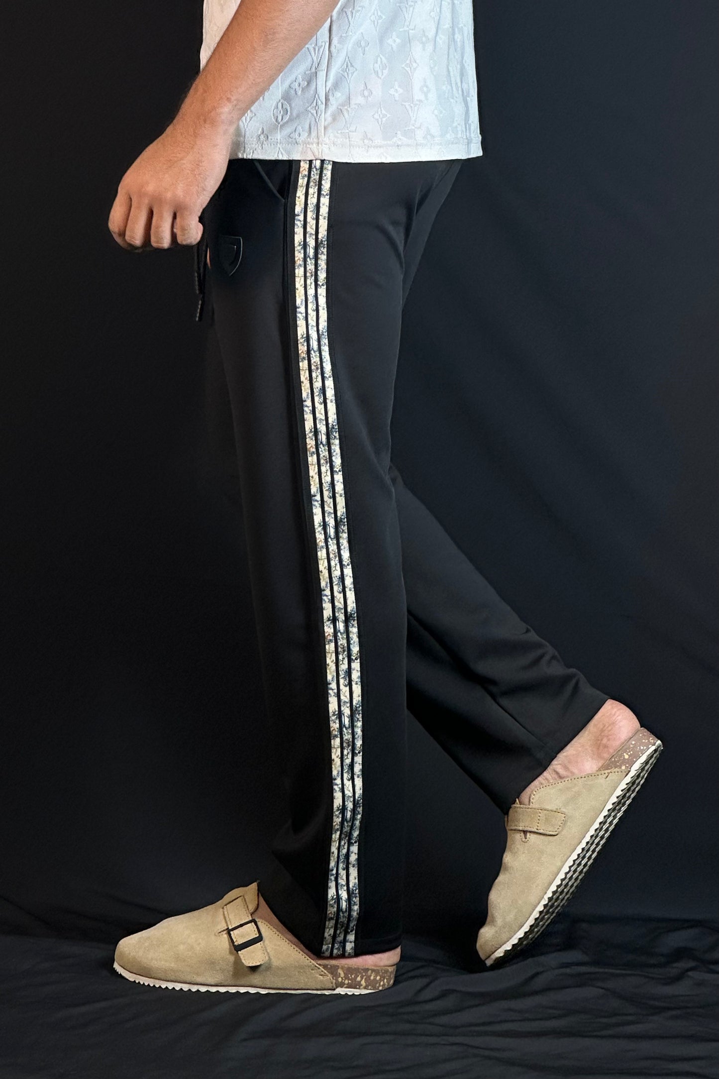 ব্ল্যাক কালার চায়না জগার্স-CStrip